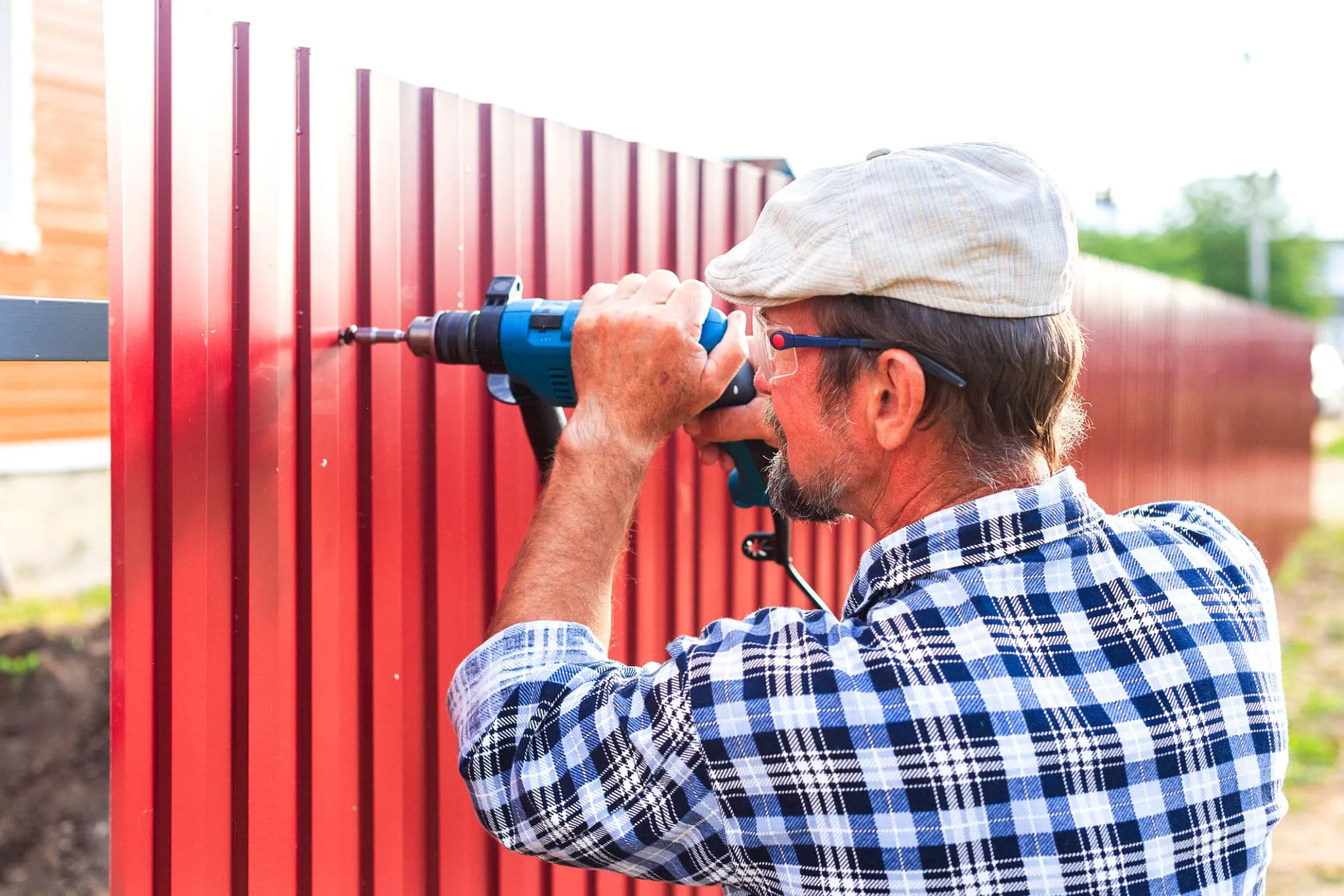 When Is the Right Time to Replace or Upgrade Your Fence
