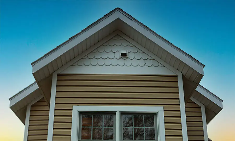 Vinyl vs. Fiberglass: Maintenance Comparison